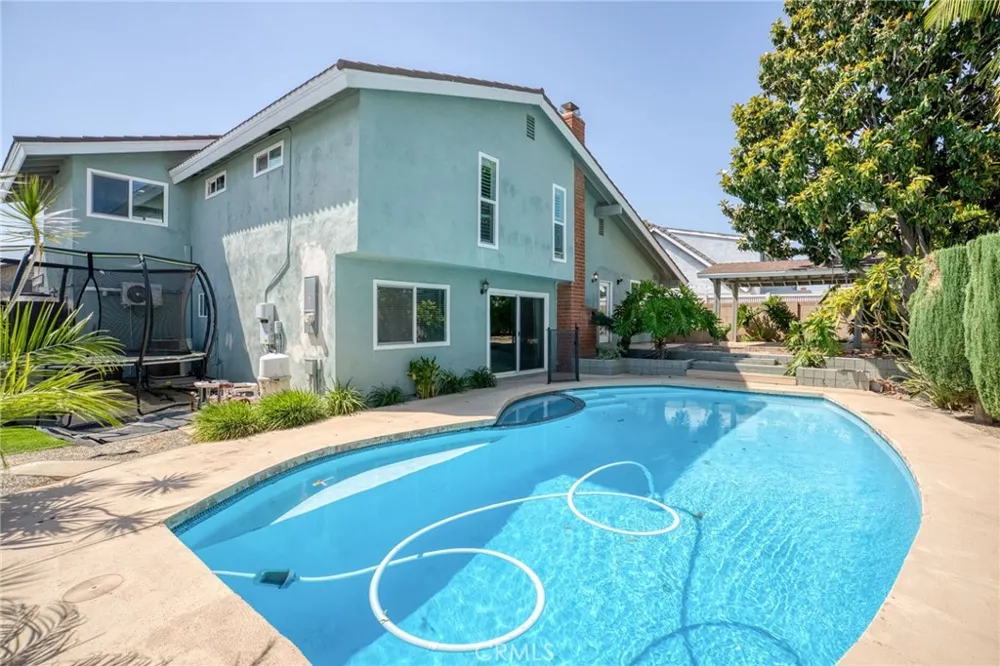 1618 Salmon Placentia, CA 92870