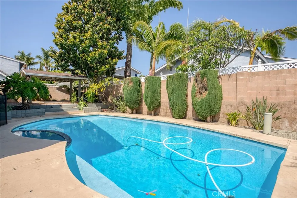 1618 Salmon Placentia, CA 92870
