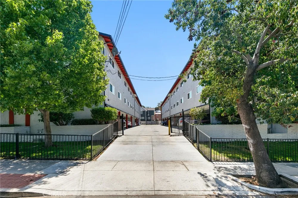 2202 Michigan Avenue Los Angeles, CA 90033