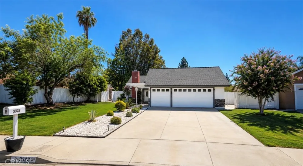 3328 Mohawk Riverside, CA 92503