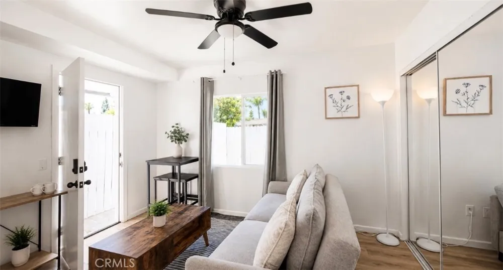 3328 Mohawk Riverside, CA 92503