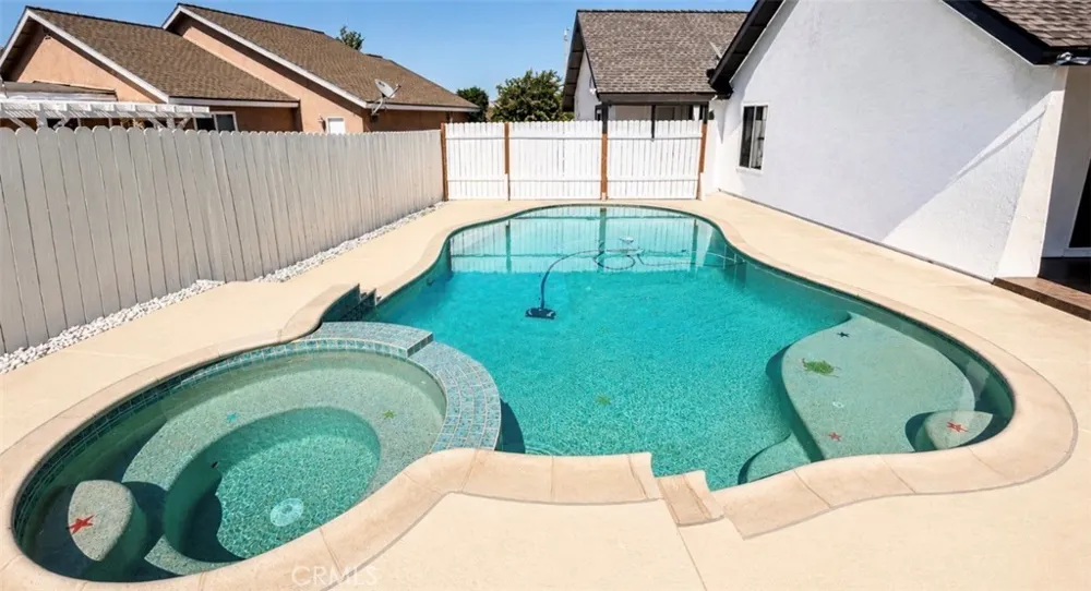 3328 Mohawk Riverside, CA 92503