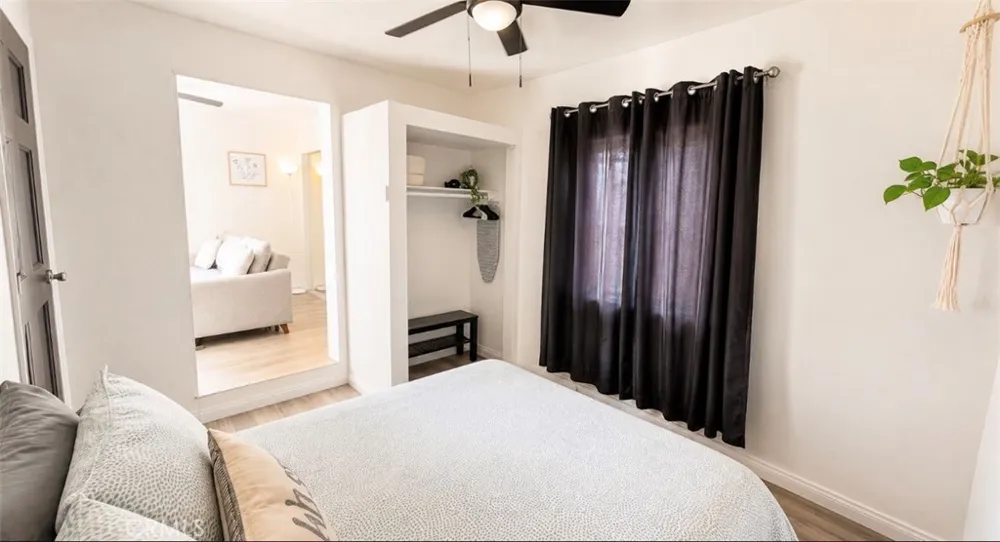 3328 Mohawk Riverside, CA 92503