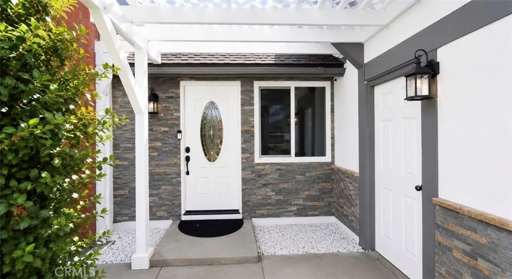 3328 Mohawk Riverside, CA 92503