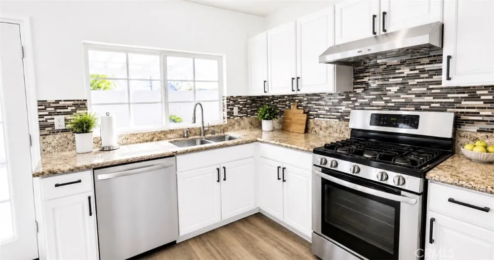 3328 Mohawk Riverside, CA 92503