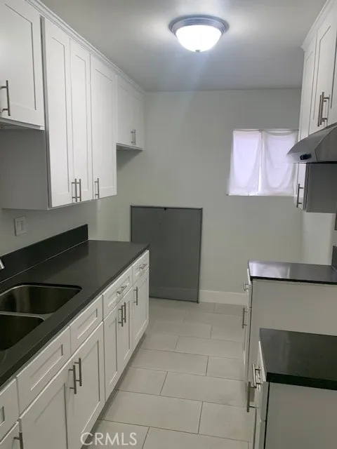 8939 Elizabeth Avenue South Gate, CA 90280