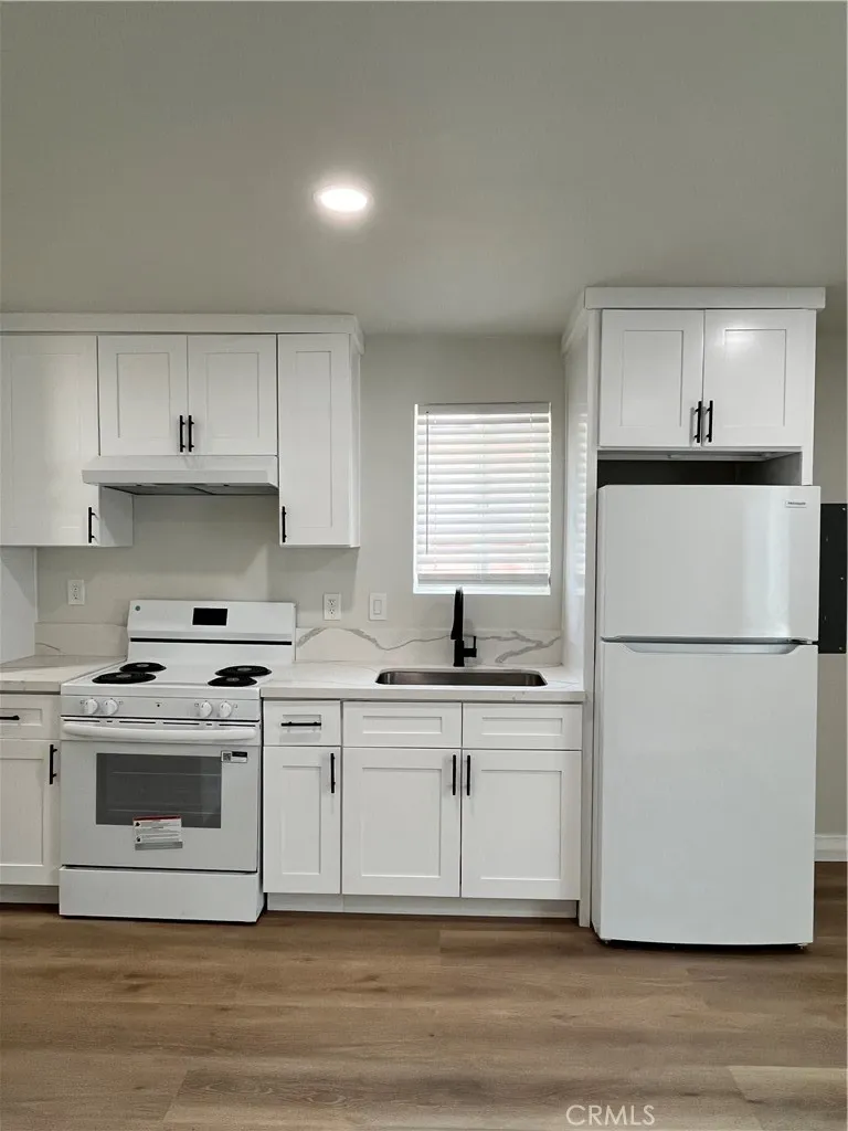 8939 Elizabeth Avenue South Gate, CA 90280