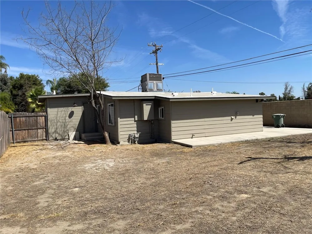 1013 Delfino Bakersfield, CA 93304