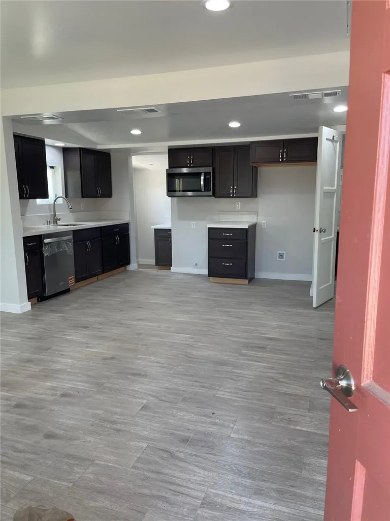 1013 Delfino Bakersfield, CA 93304