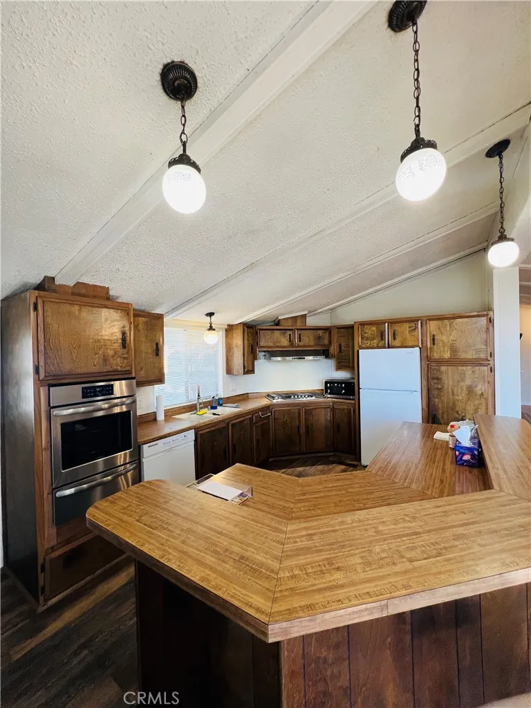1601 S Garey Avenue #120 Pomona, CA 91766