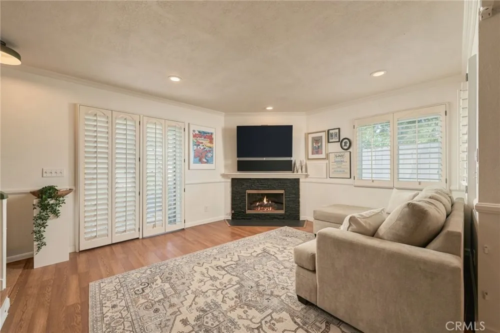 355 Avocado #H-1 Costa Mesa, CA 92627