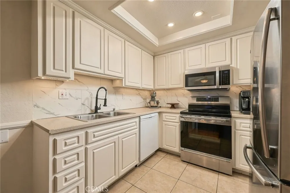 355 Avocado #H-1 Costa Mesa, CA 92627