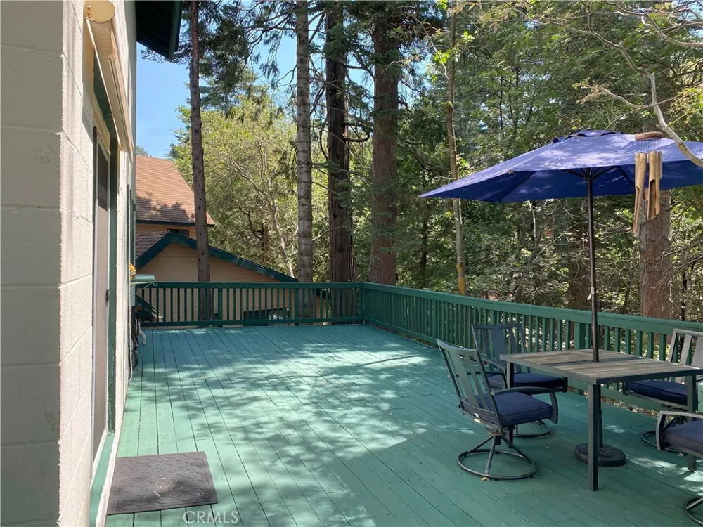 939 Canyon Spur Lake Arrowhead, CA 92352