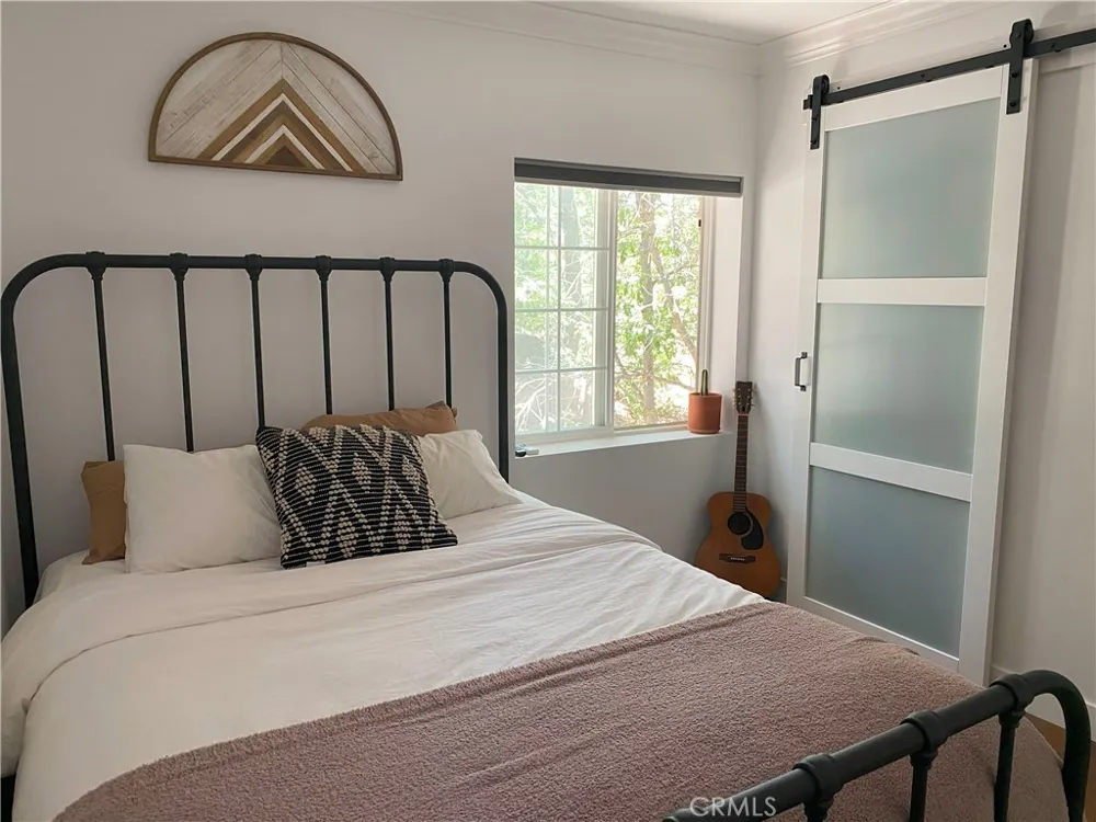 939 Canyon Spur Lake Arrowhead, CA 92352