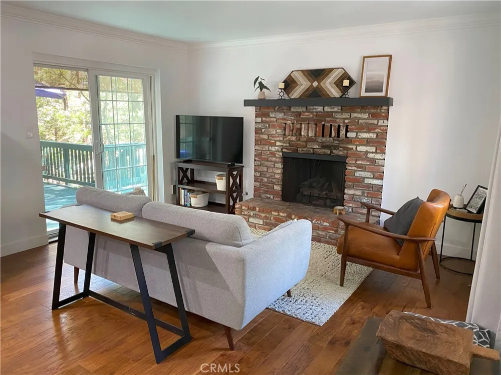 939 Canyon Spur Lake Arrowhead, CA 92352