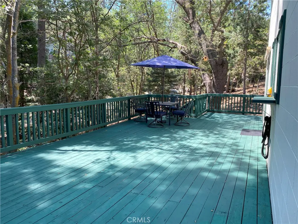 939 Canyon Spur Lake Arrowhead, CA 92352