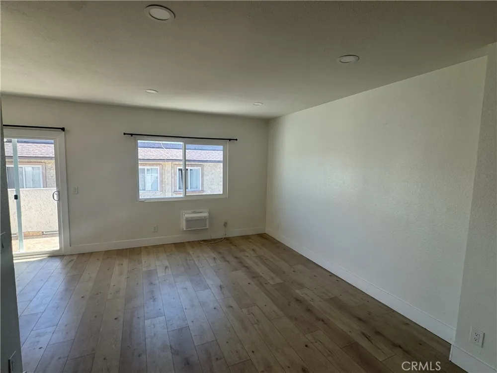 17422 Keelson #3 Huntington Beach, CA 92647