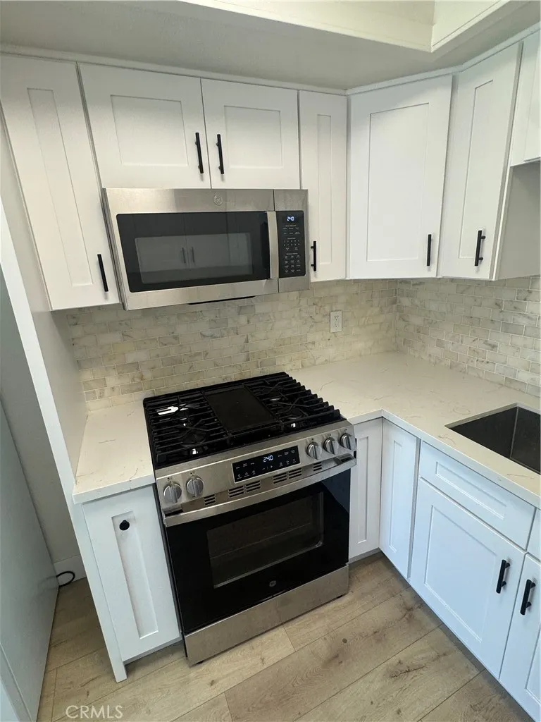 17422 Keelson #3 Huntington Beach, CA 92647