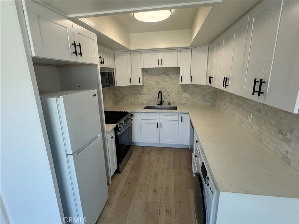 17422 Keelson #3 Huntington Beach, CA 92647