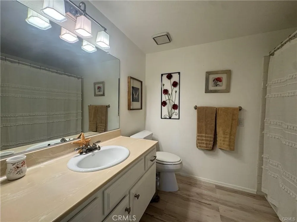 2512 E Willow #205 Signal Hill, CA 90755