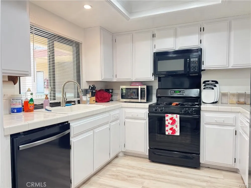 2512 E Willow #205 Signal Hill, CA 90755