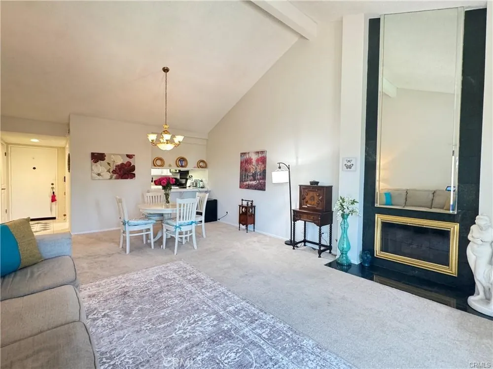 2512 E Willow #205 Signal Hill, CA 90755