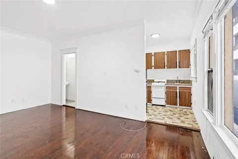 330 Cedar Avenue #205