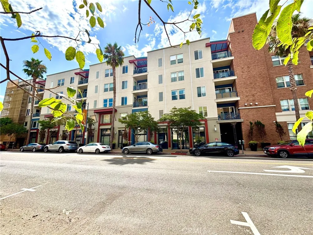 300 E 4th Street #422 Long Beach, CA 90802