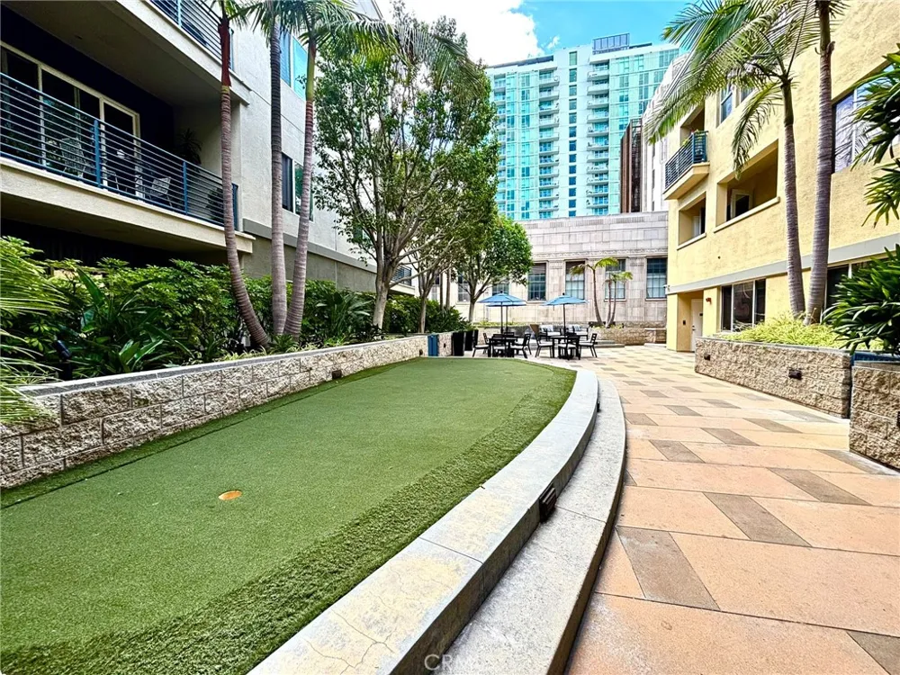 300 E 4th Street #422 Long Beach, CA 90802