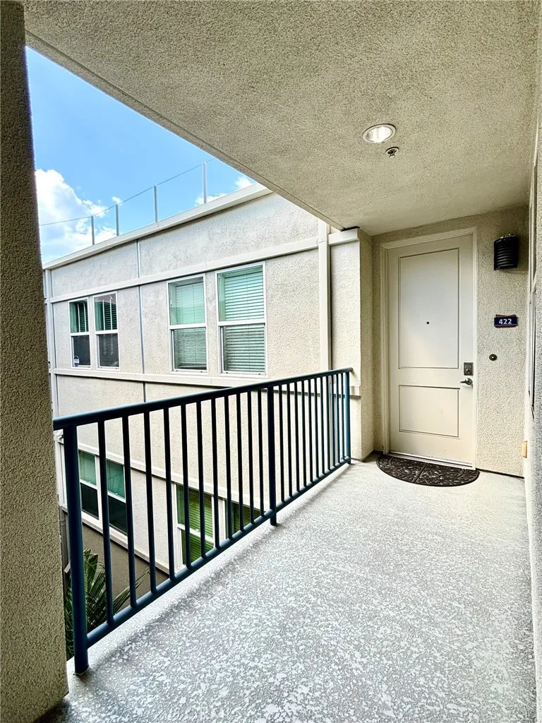 300 E 4th Street #422 Long Beach, CA 90802