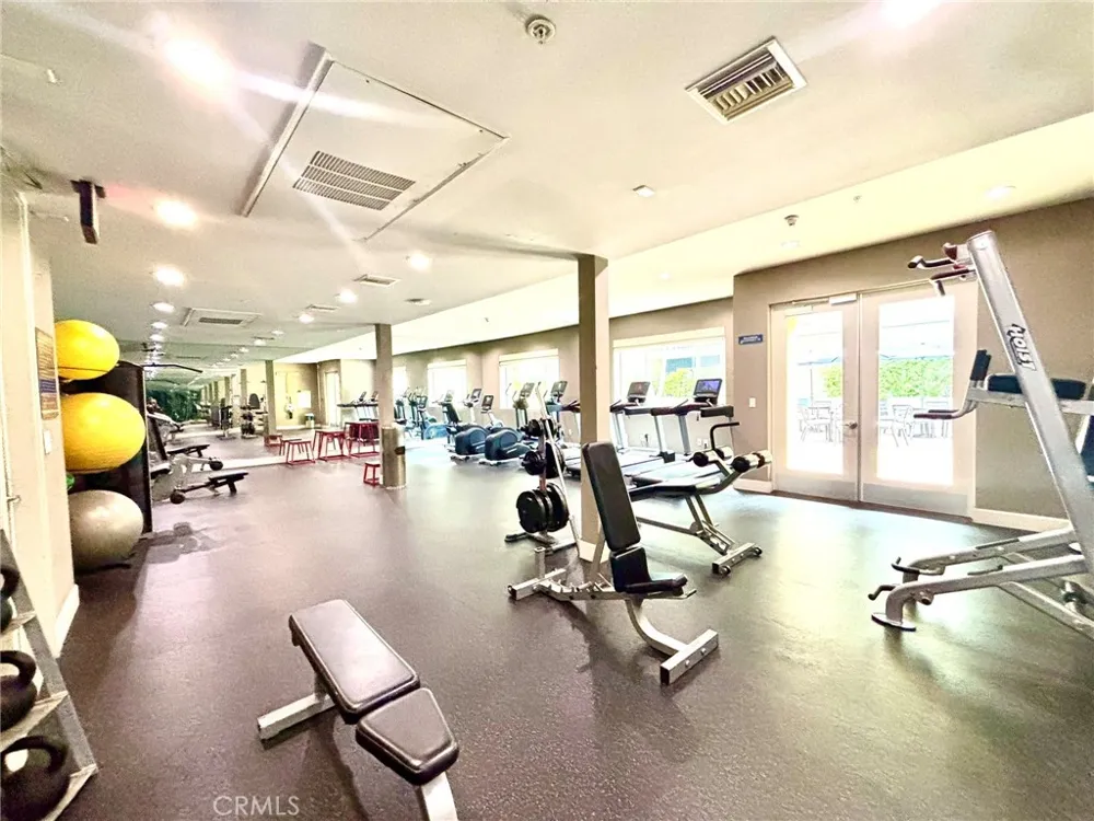 300 E 4th Street #422 Long Beach, CA 90802