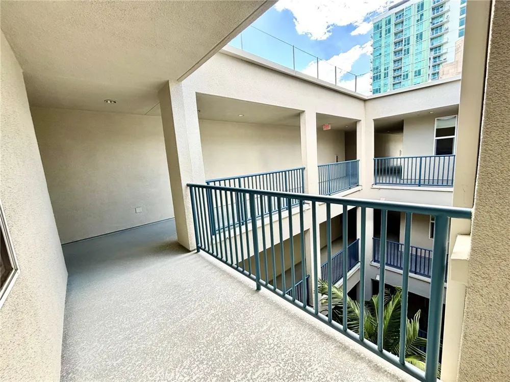 300 E 4th Street #422 Long Beach, CA 90802
