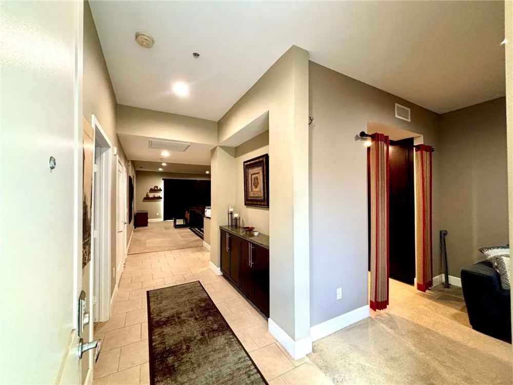 300 E 4th Street #422 Long Beach, CA 90802