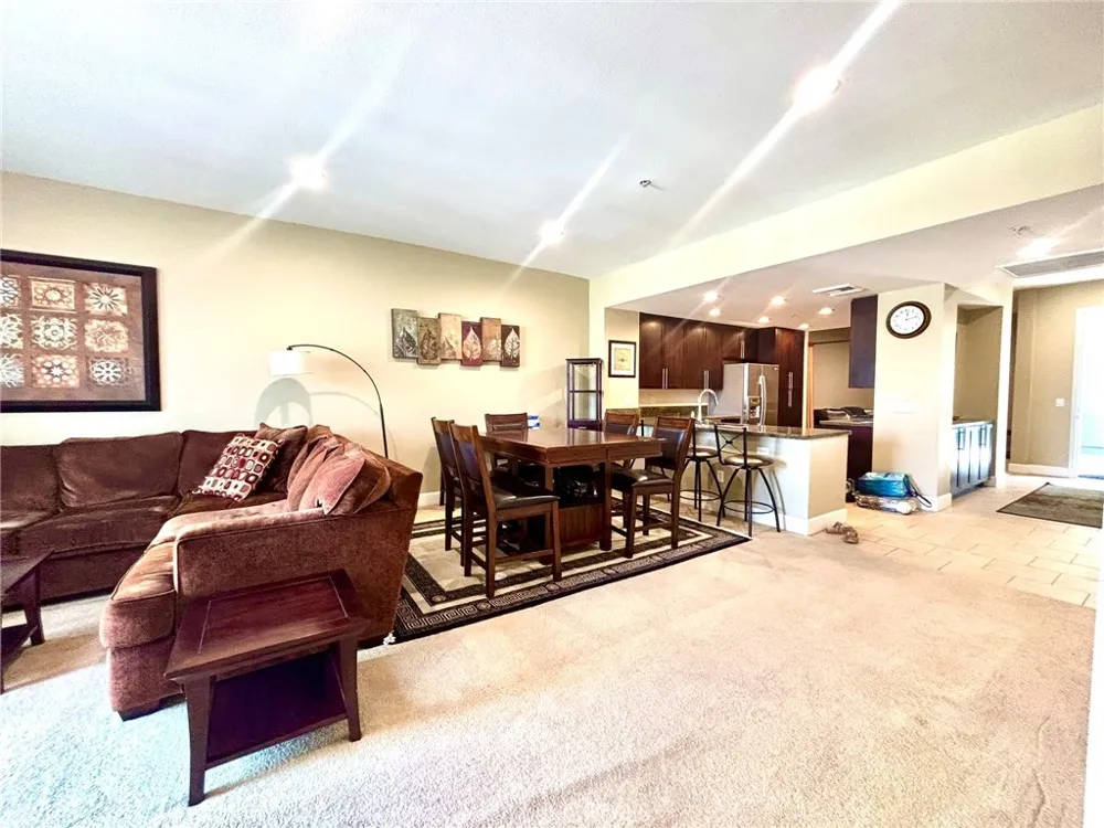 300 E 4th Street #422 Long Beach, CA 90802