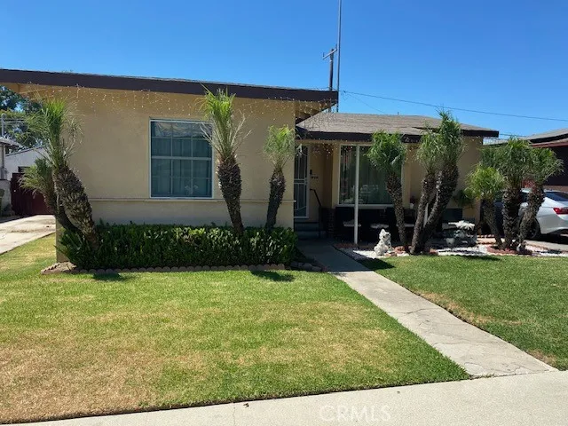 1203 S CASTLEGATE AVENUE Compton, CA 90221