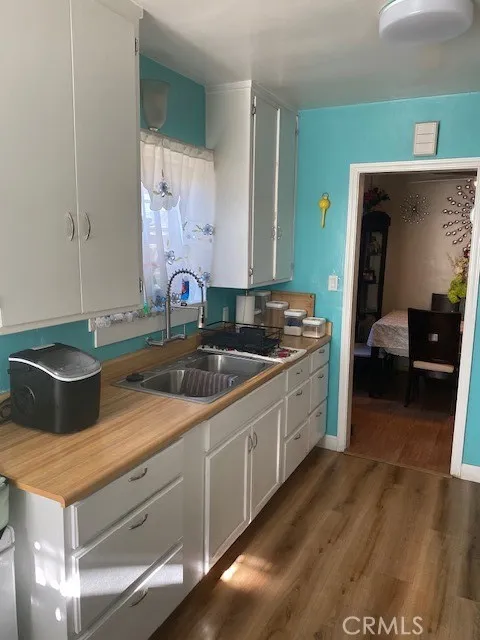 1203 S CASTLEGATE AVENUE Compton, CA 90221
