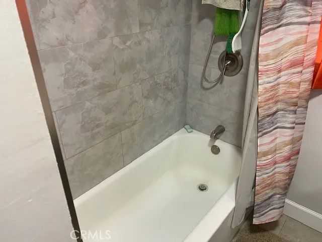 1203 S CASTLEGATE AVENUE Compton, CA 90221