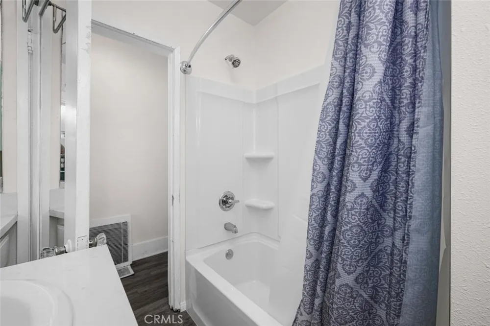 2639 S Denison Avenue San Pedro, CA 90731