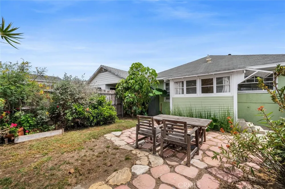 2639 S Denison Avenue San Pedro, CA 90731