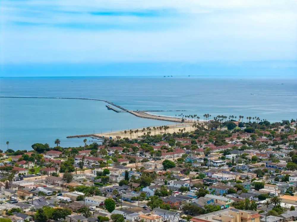 2639 S Denison Avenue San Pedro, CA 90731