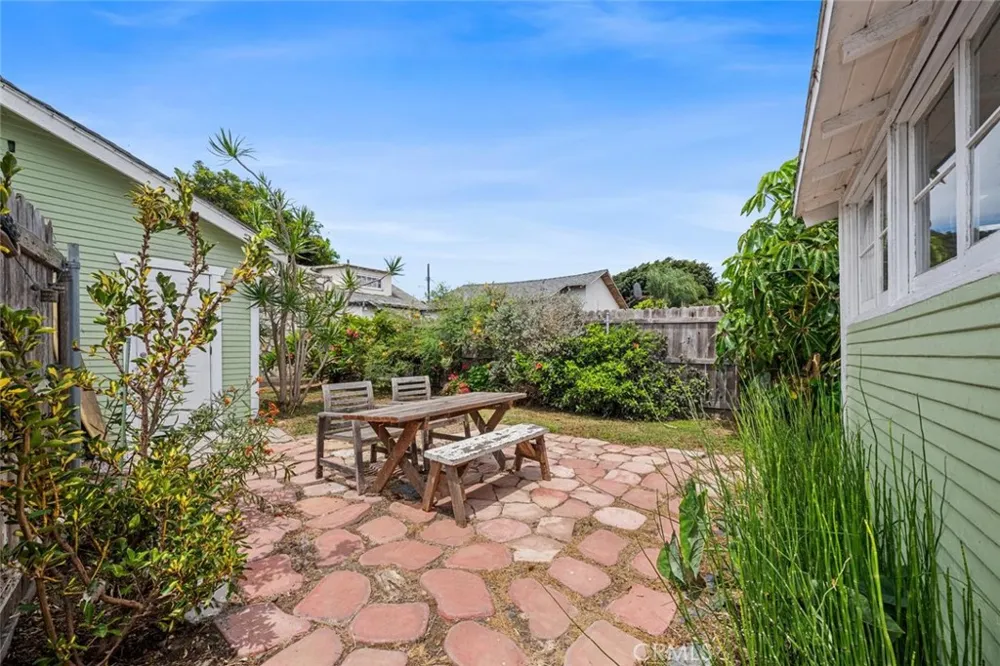 2639 S Denison Avenue San Pedro, CA 90731