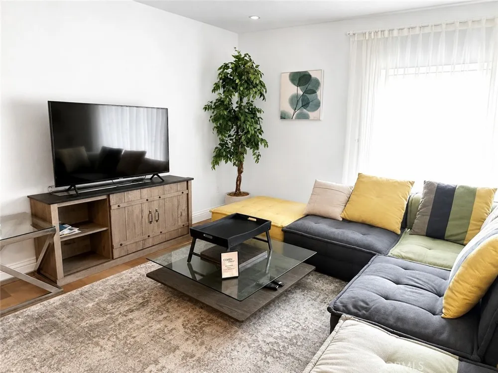 2939 Leeward Ave #615 Los Angeles, CA 90005