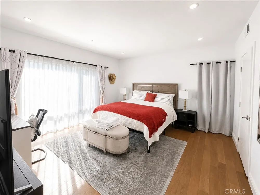 2939 Leeward Ave #615 Los Angeles, CA 90005