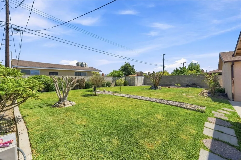 14842 Purdy Midway City, CA 92655