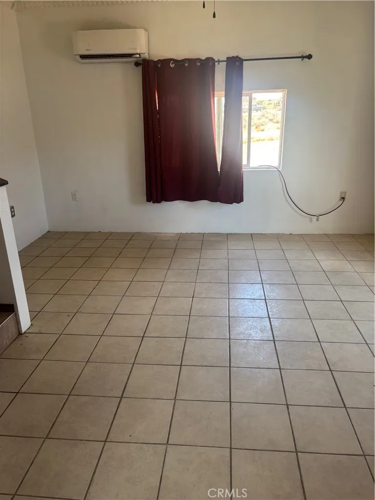 8180 Ailanthus Street Phelan, CA 92371