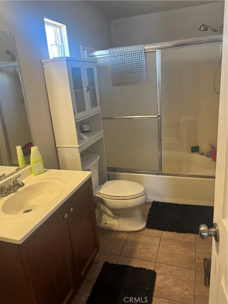 8180 Ailanthus Street Phelan, CA 92371
