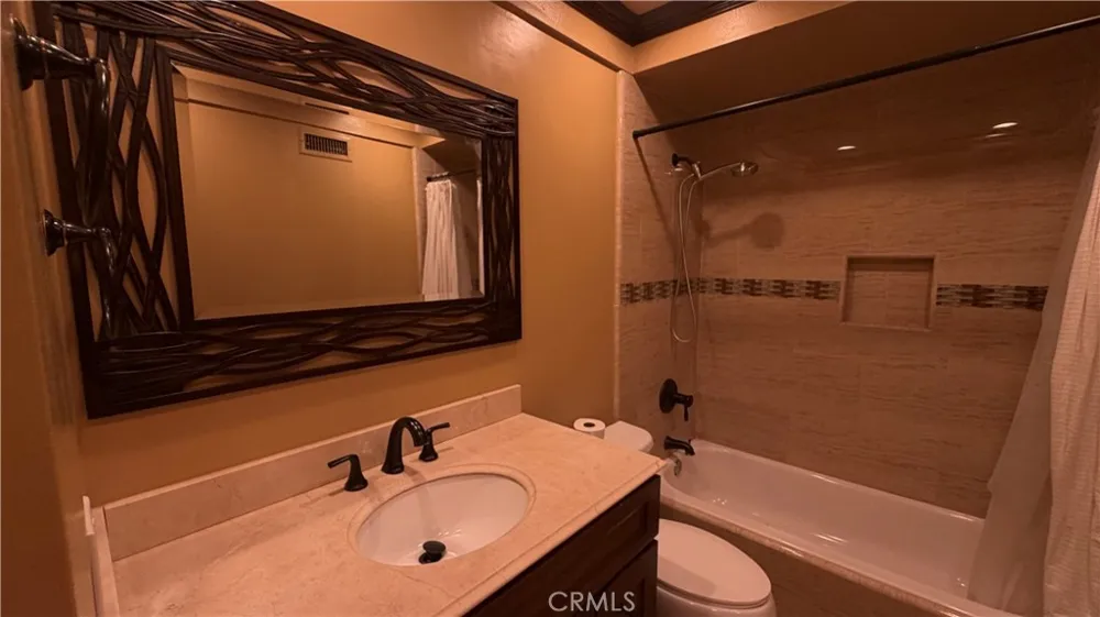 13519 Felson Cerritos, CA 90703