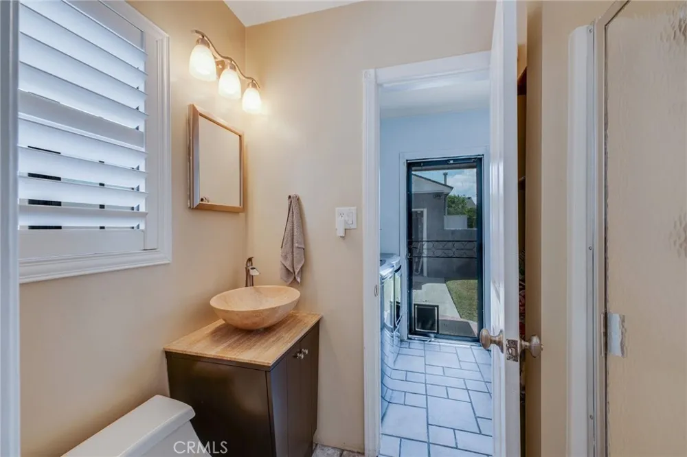 14024 Ocana Bellflower, CA 90706