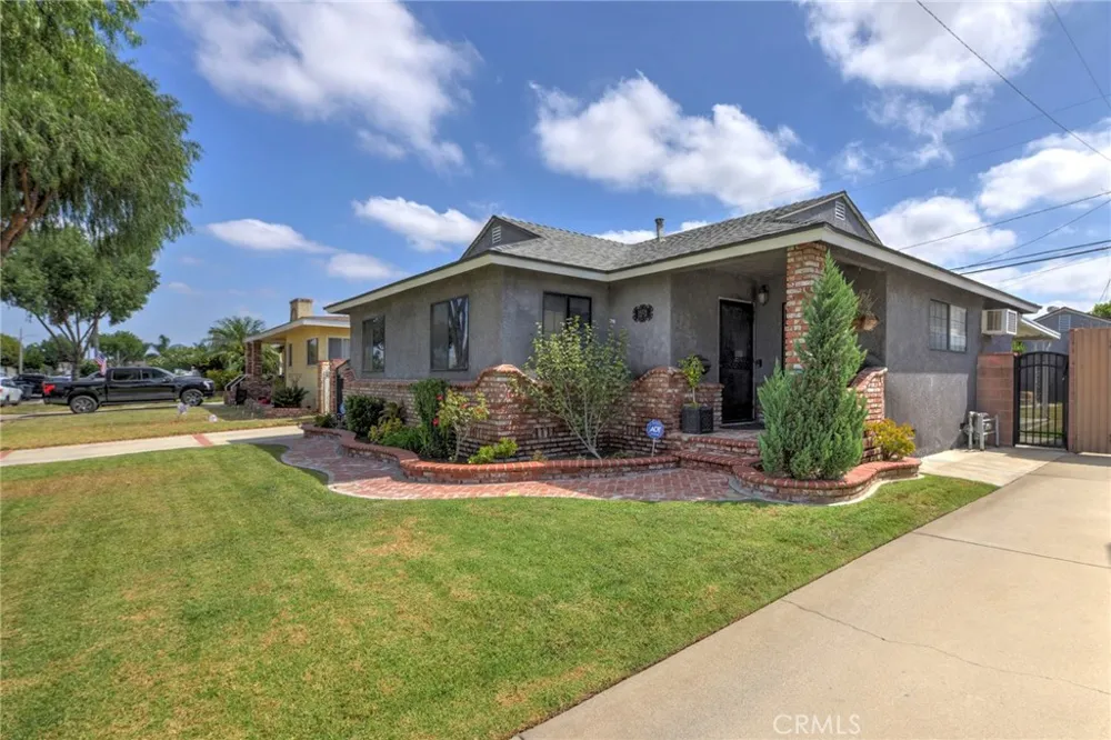 14024 Ocana Bellflower, CA 90706