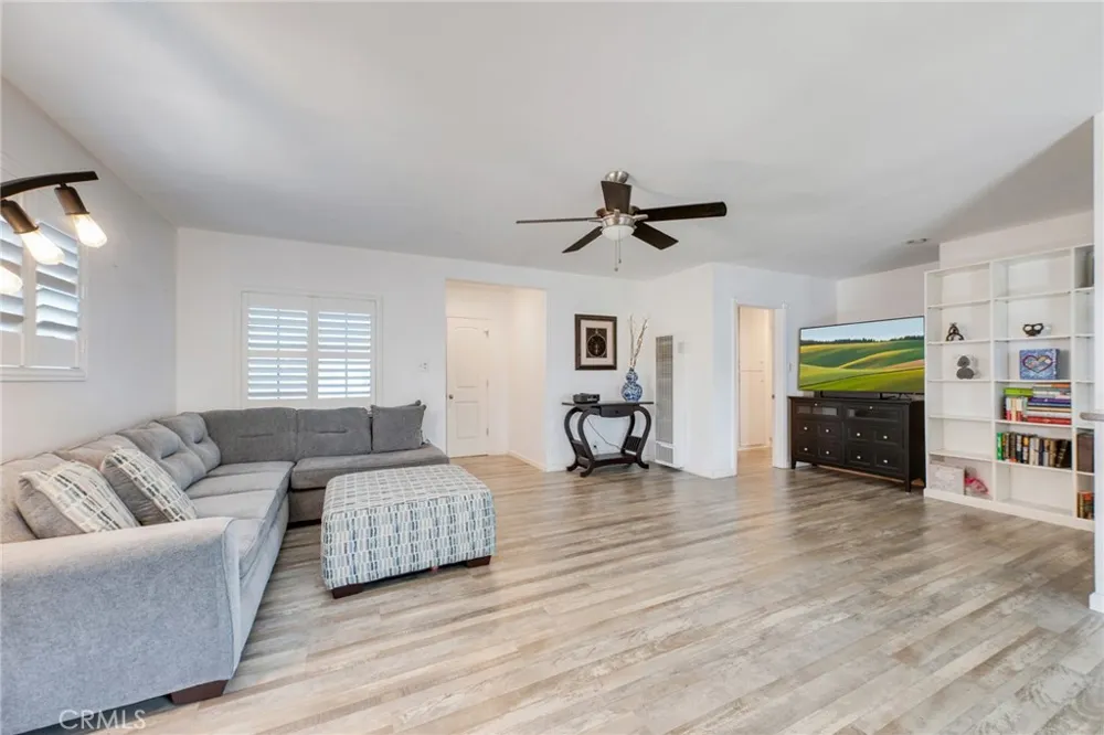14024 Ocana Bellflower, CA 90706